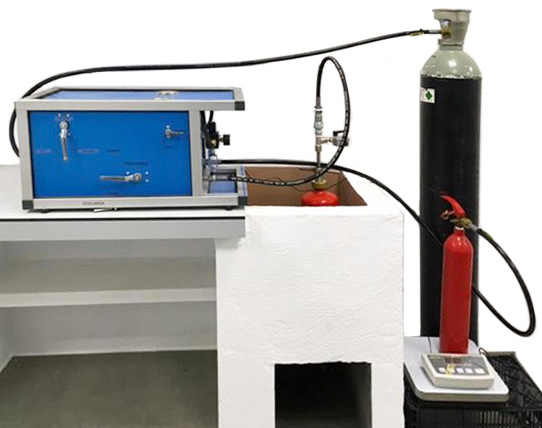 Máquina para la carga de CO2 y prueba hidráulica combinada KUD3-HND · No. 204 000